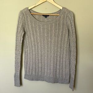 AEO cable sweater in SZ S gently worn